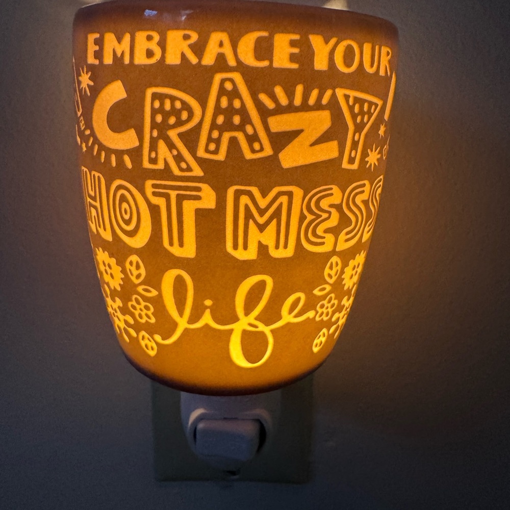 Scentsy Mini Warmer with Color Bulb Choice!